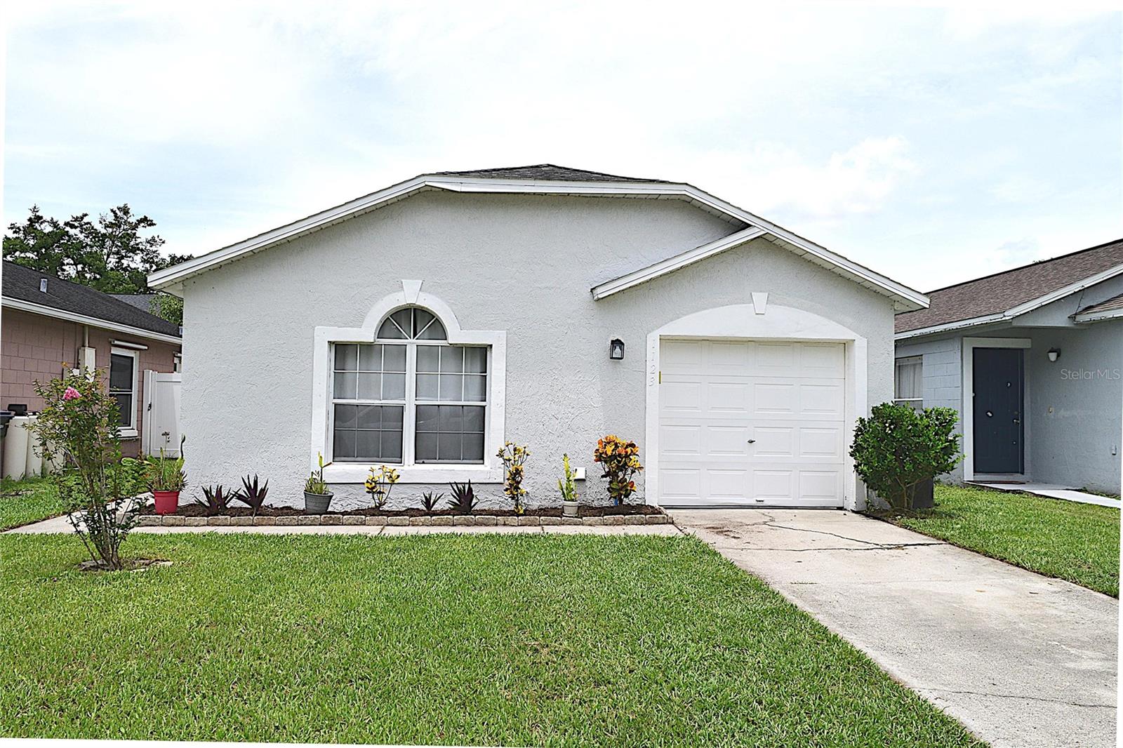 Image 4 of 45 For 1123 Vista Palma Way