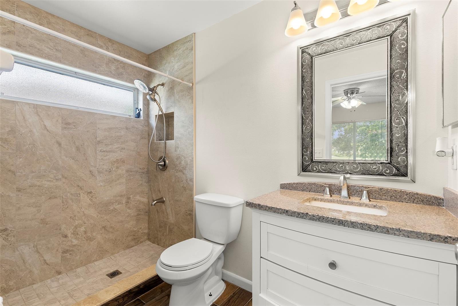 Image 17 of 25 For 10439 Isleworth Avenue