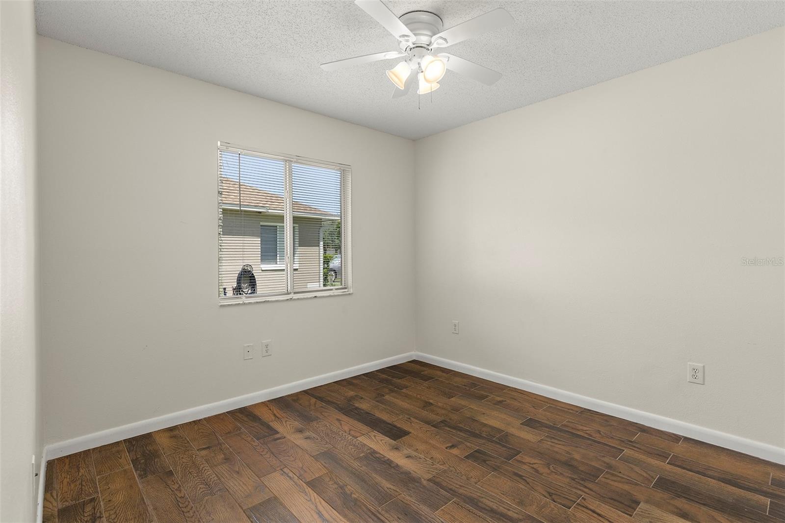 Image 19 of 25 For 10439 Isleworth Avenue