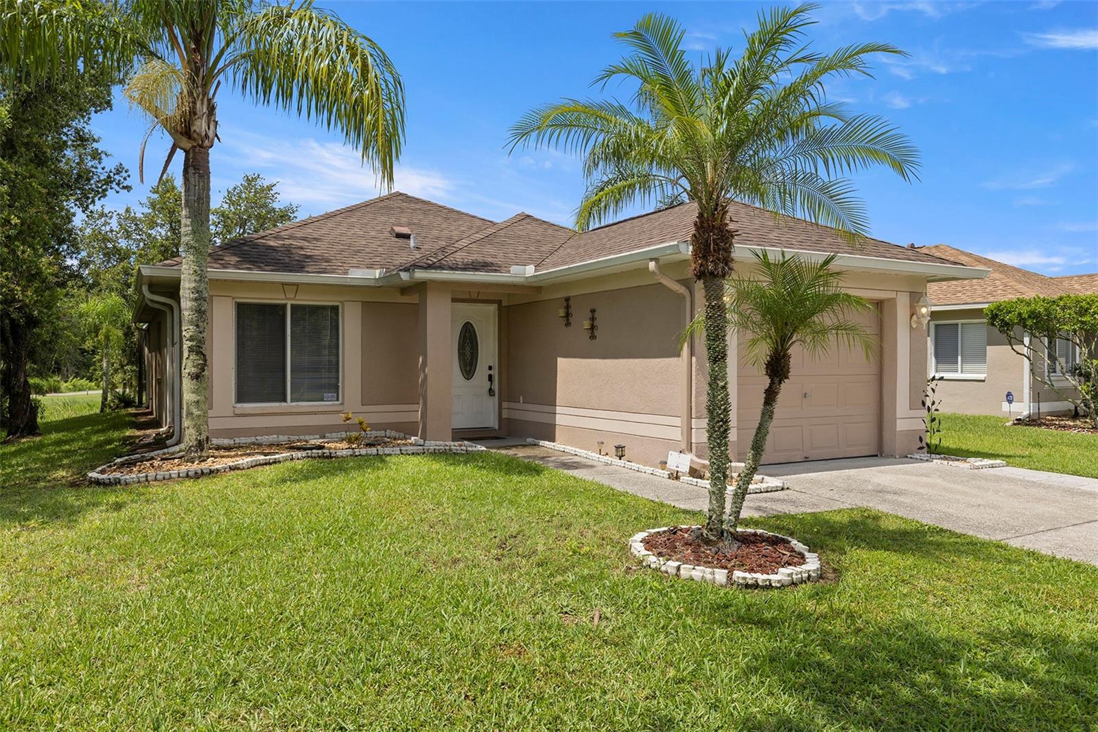 Image 2 of 25 For 10439 Isleworth Avenue