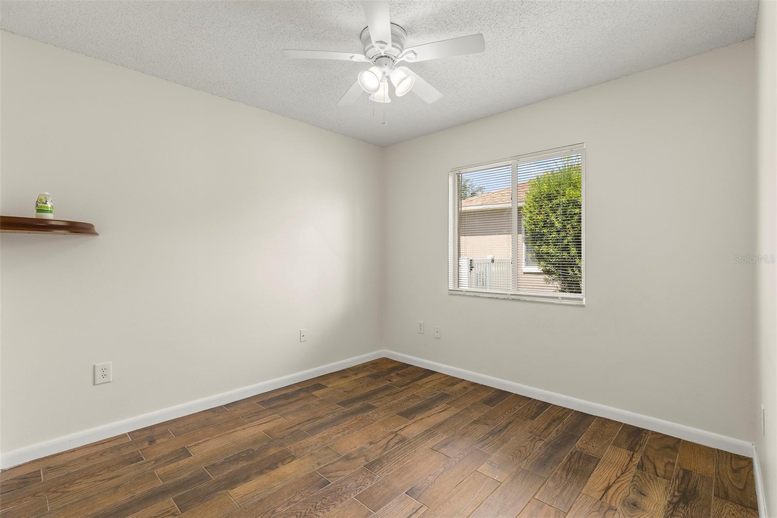 Image 21 of 25 For 10439 Isleworth Avenue