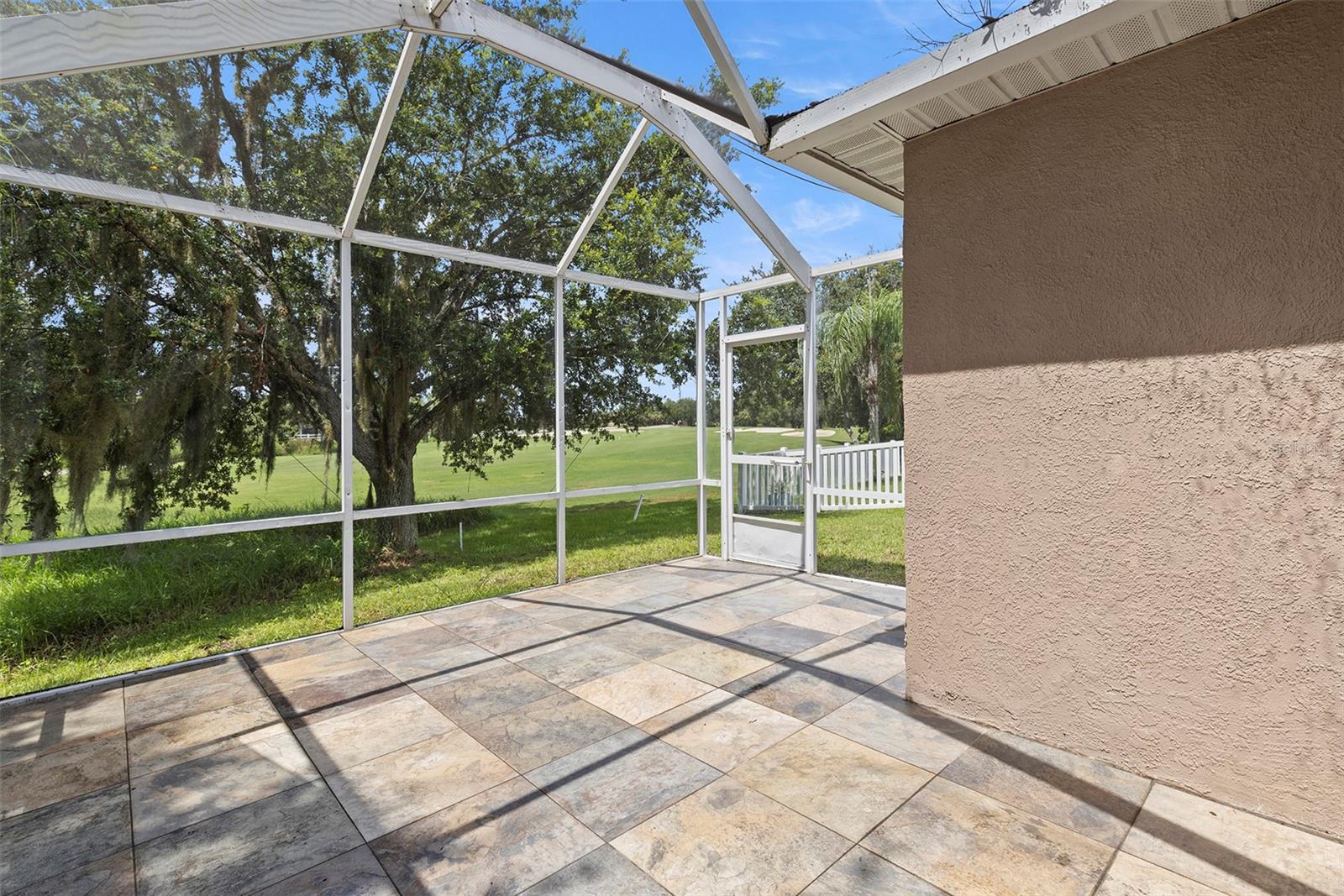 Image 22 of 25 For 10439 Isleworth Avenue