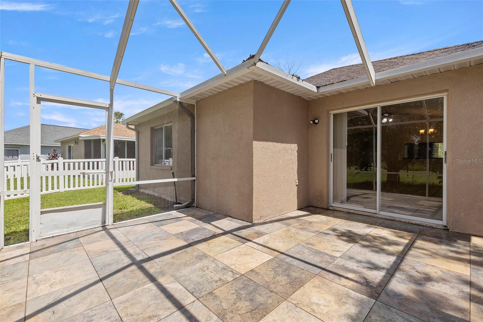 Image 23 of 25 For 10439 Isleworth Avenue