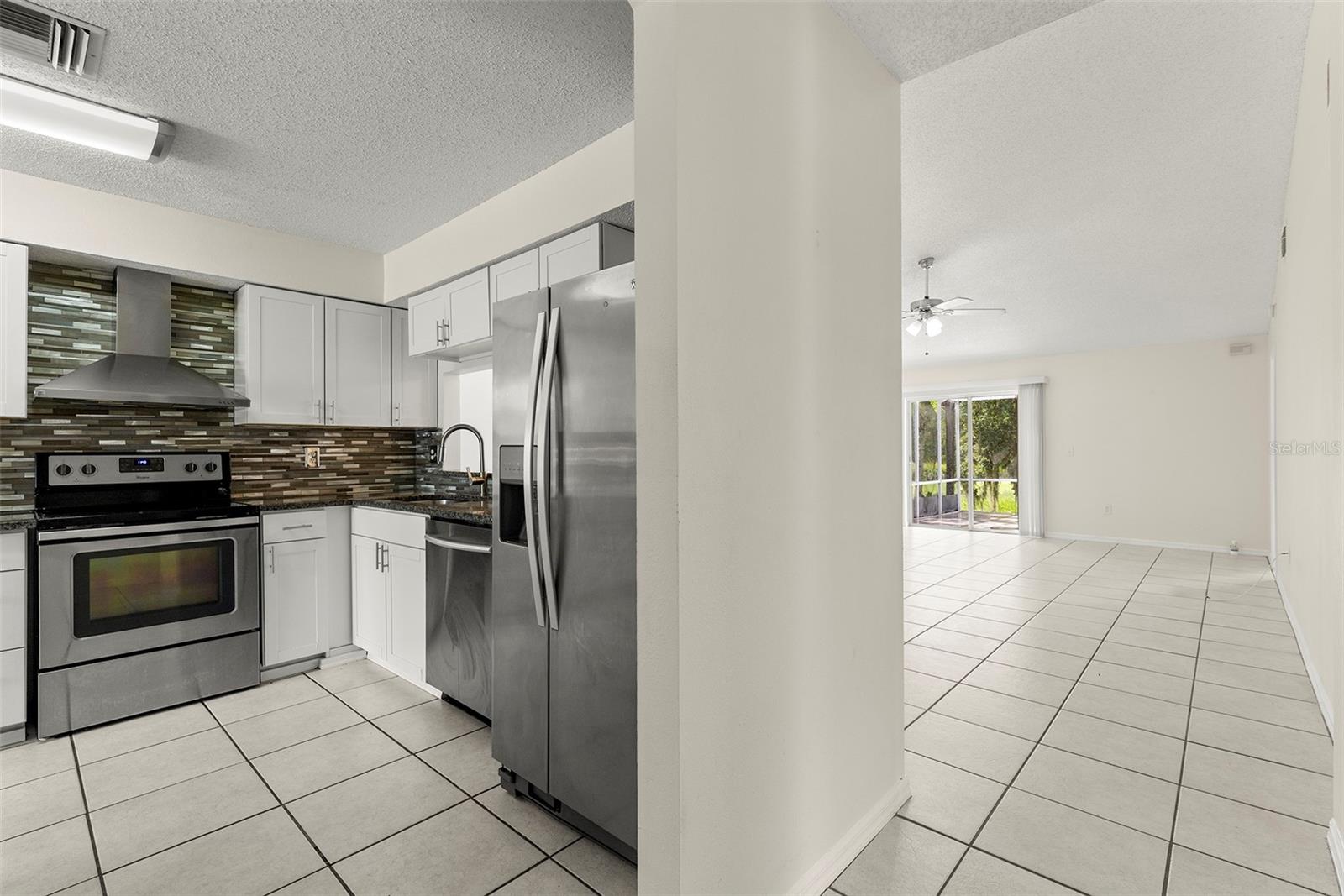 Image 4 of 25 For 10439 Isleworth Avenue