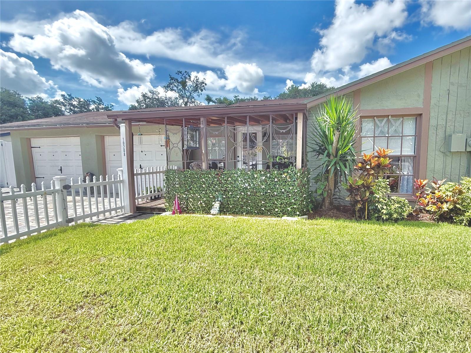 Listing photo id 1 for 10208 Turtle Hill Court