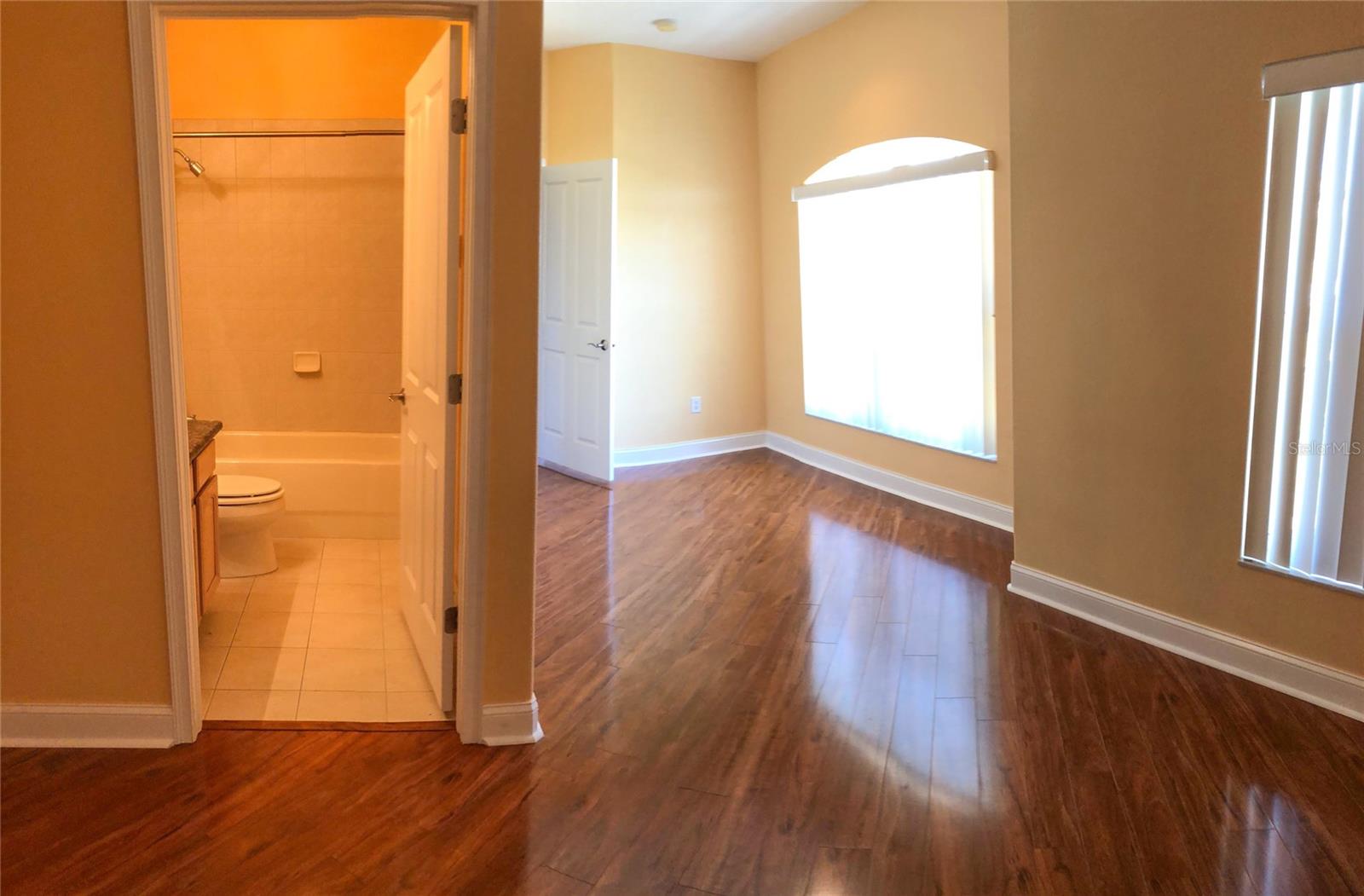 Image 14 of 39 For 6517 Channelside Drive