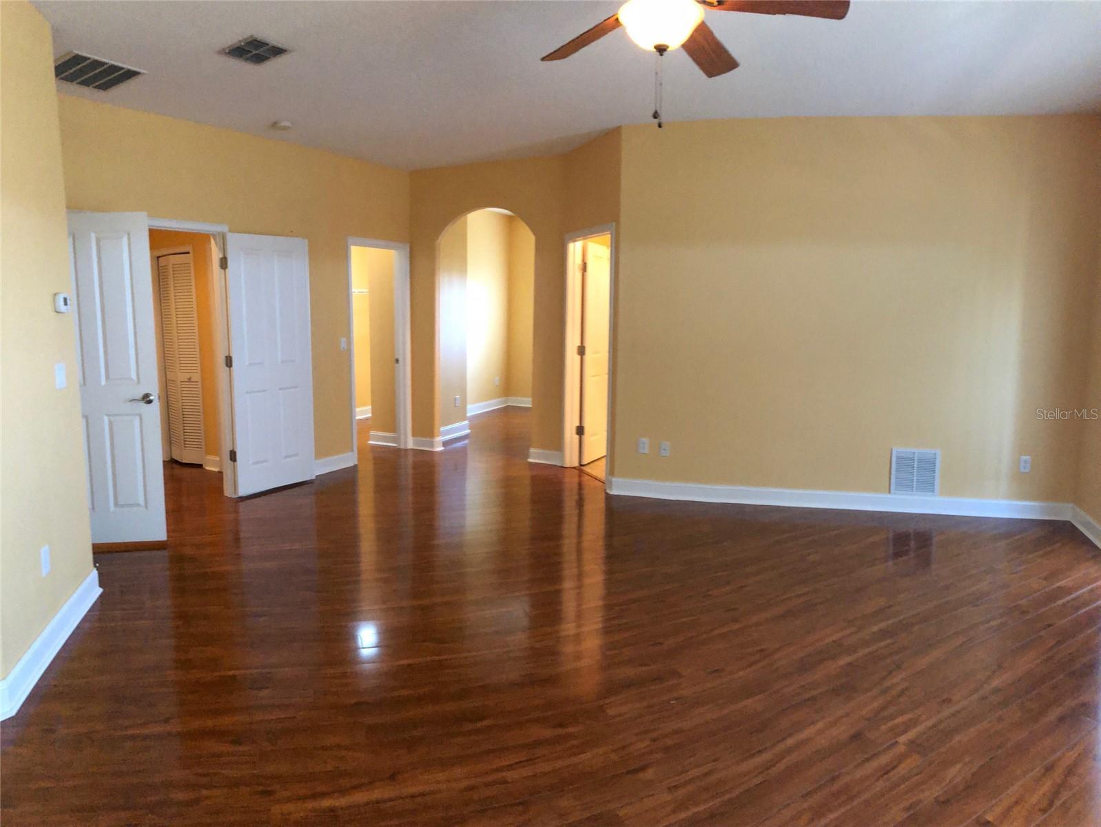 Image 16 of 39 For 6517 Channelside Drive