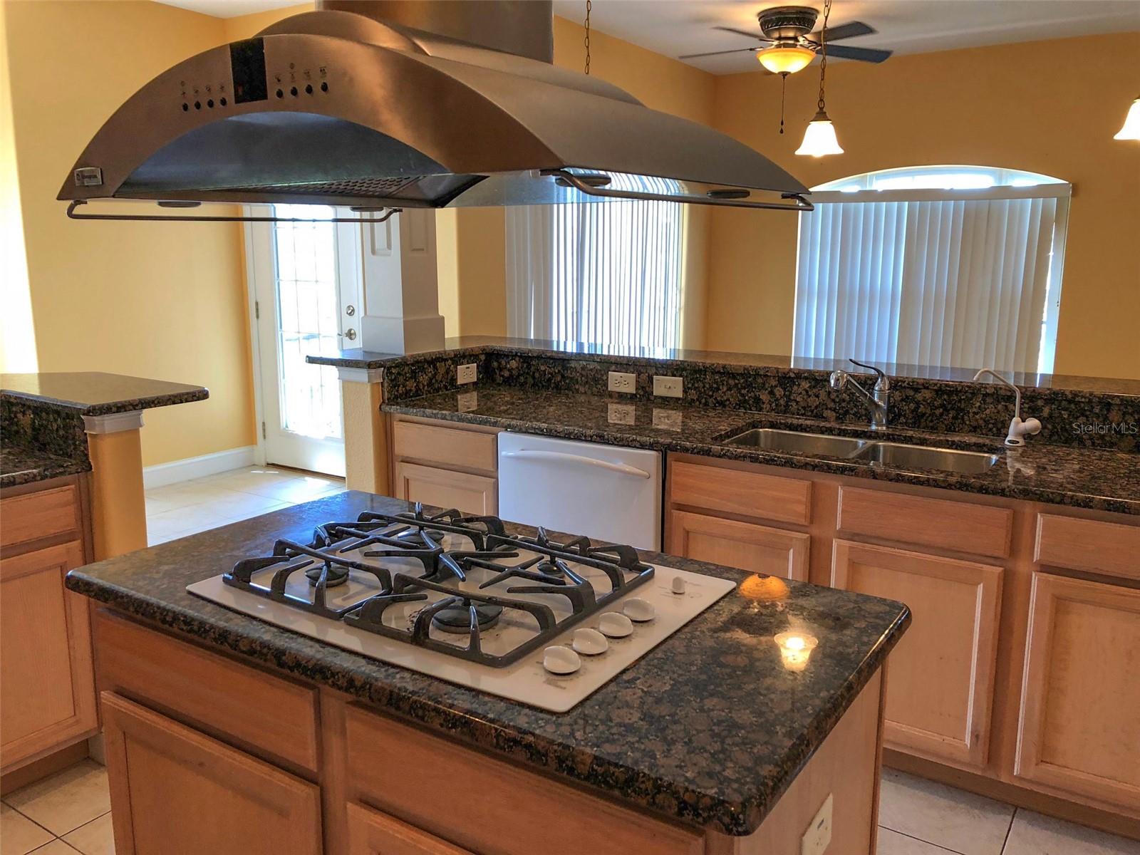 Image 5 of 39 For 6517 Channelside Drive
