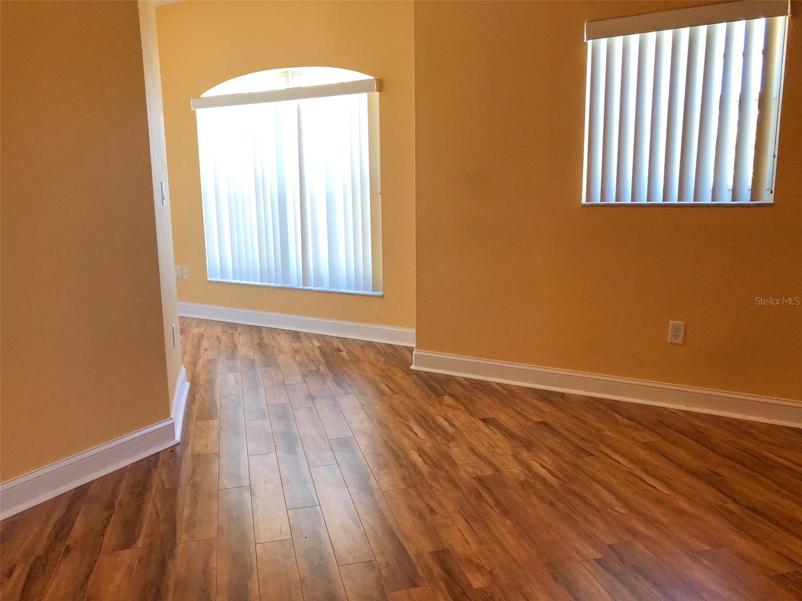 Image 9 of 39 For 6517 Channelside Drive