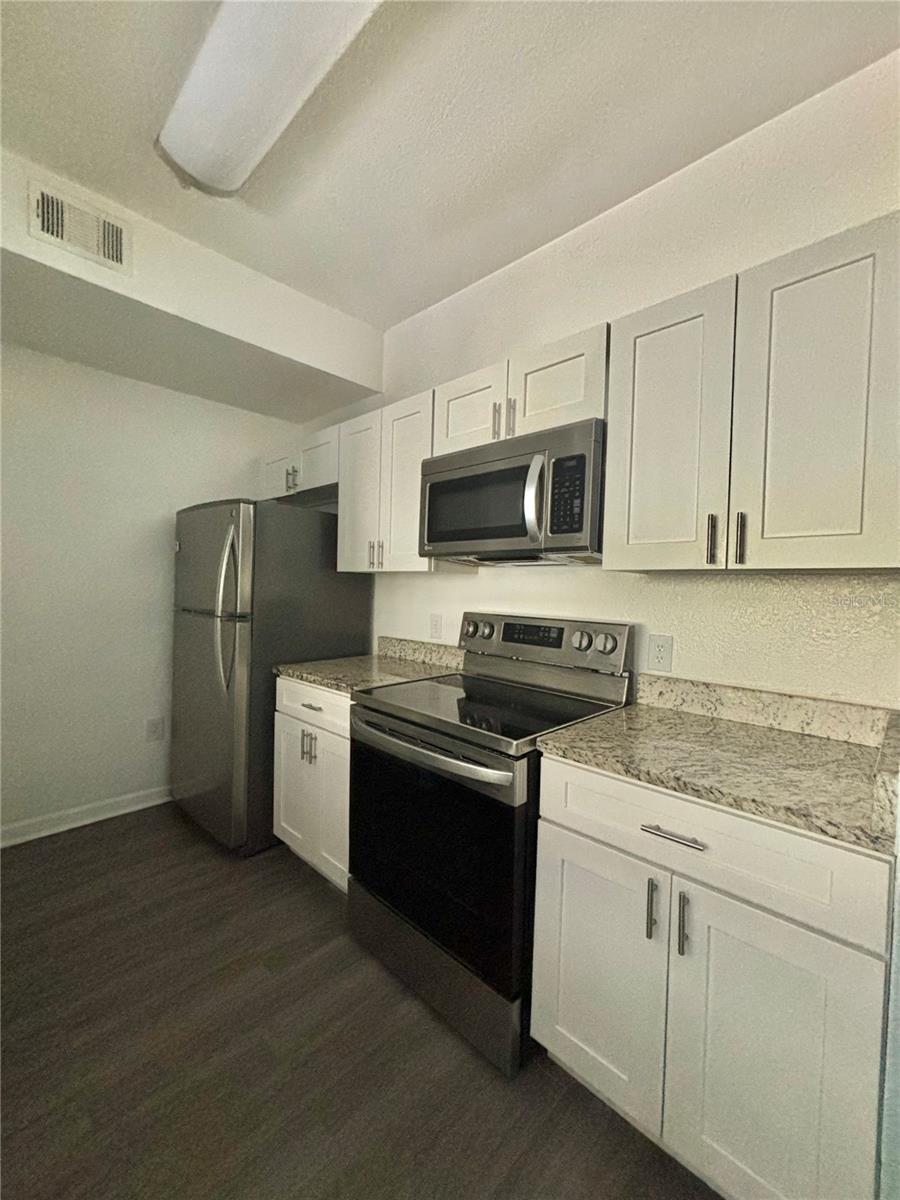 Image 3 of 19 For 17110 Carrington Park Drive 832