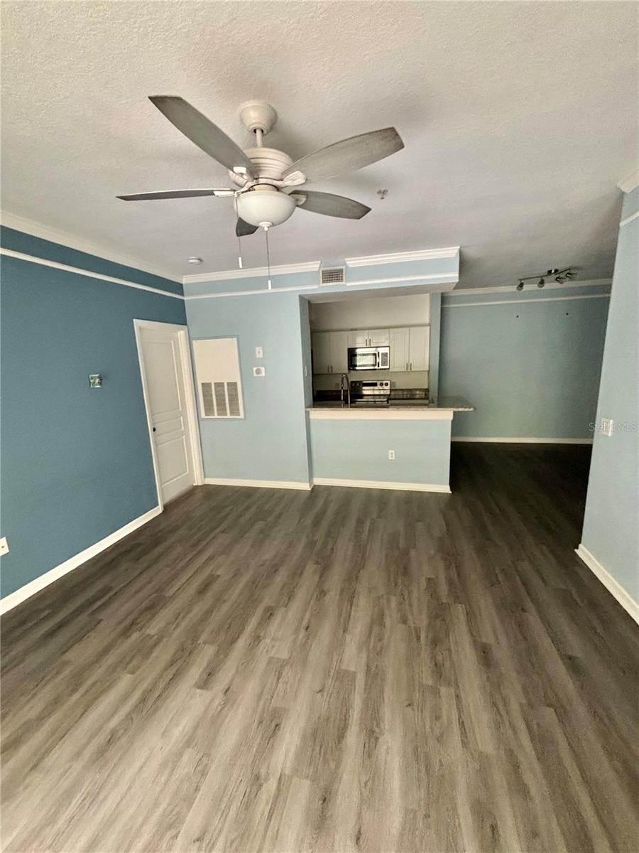 Image 5 of 19 For 17110 Carrington Park Drive 832