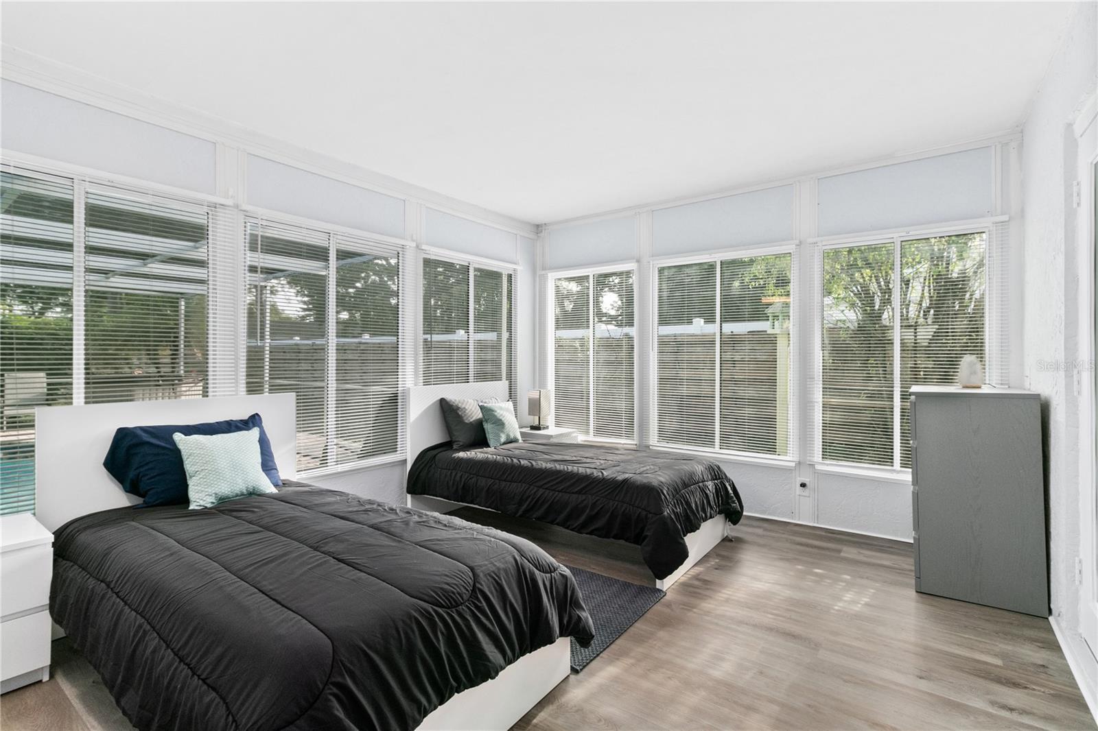 Image 15 of 27 For 725 Winter Garden Drive