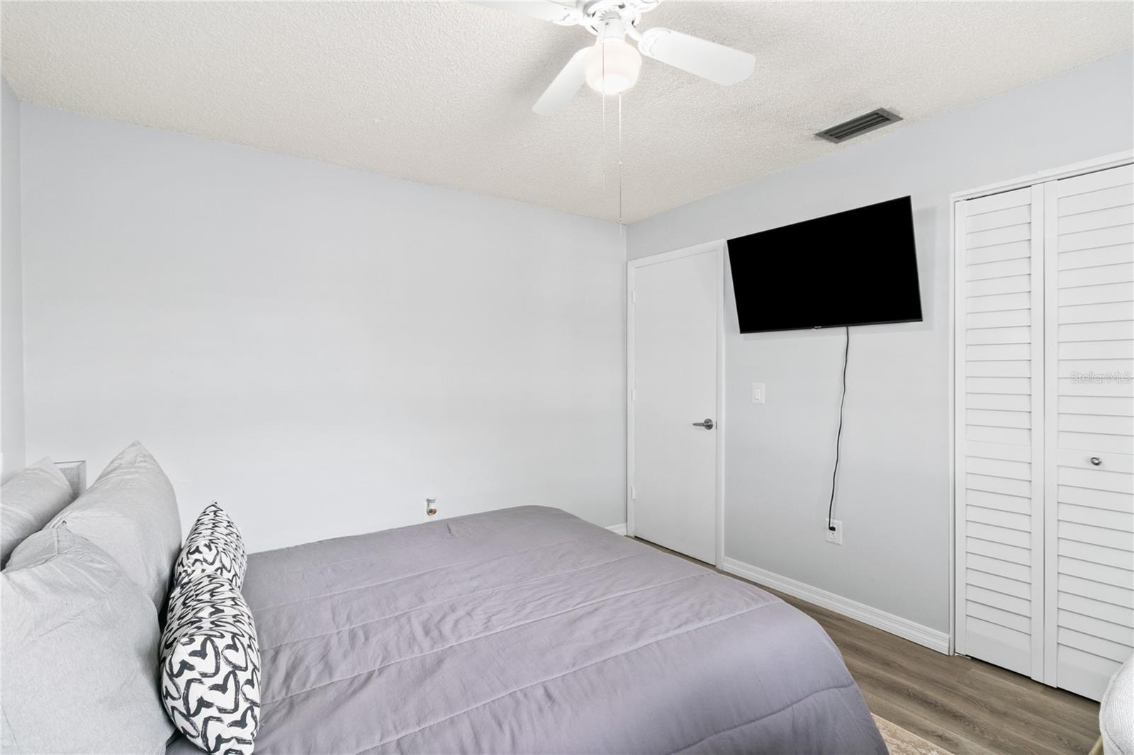 Image 18 of 27 For 725 Winter Garden Drive