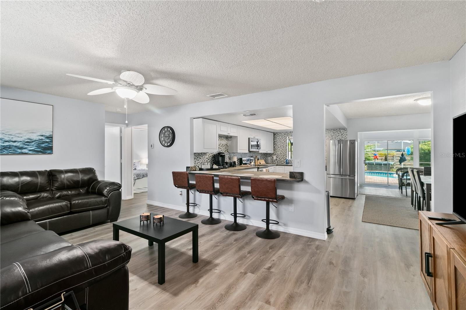 Image 4 of 27 For 725 Winter Garden Drive