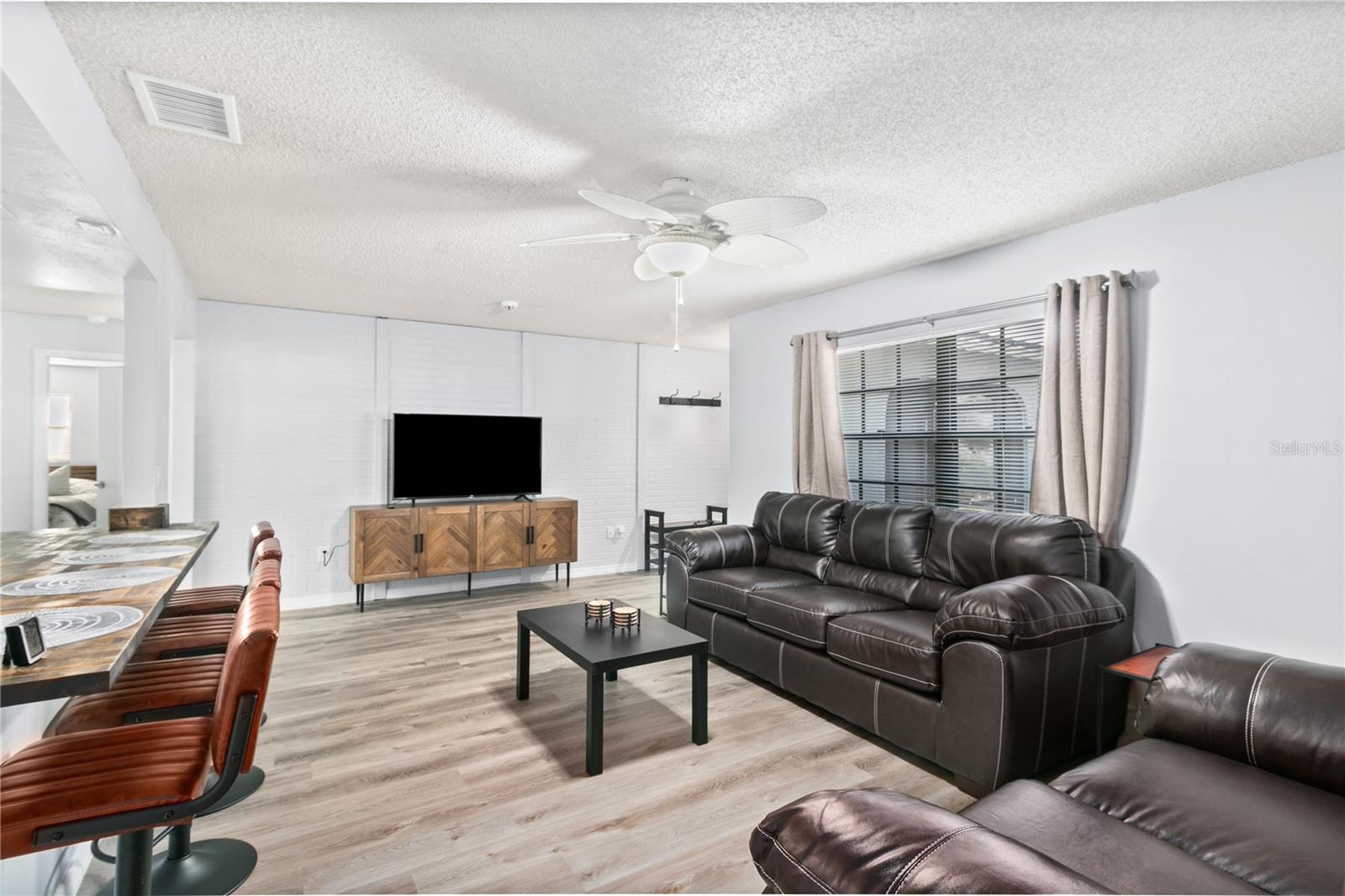 Image 5 of 27 For 725 Winter Garden Drive