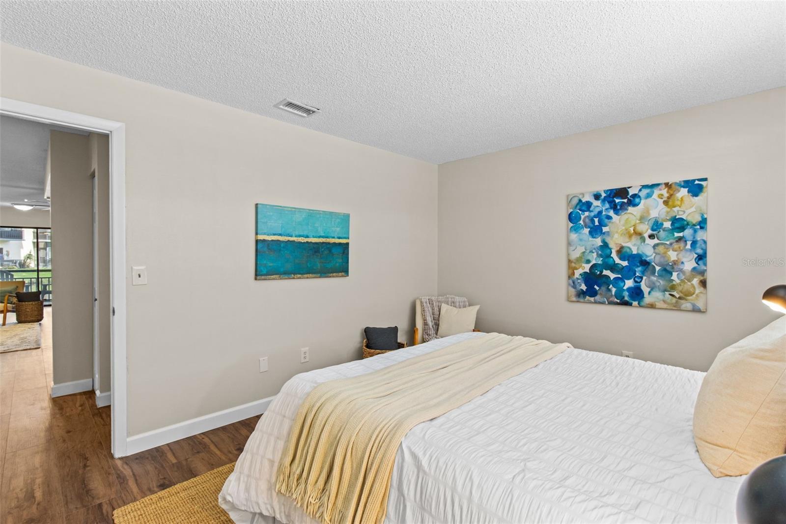 Listing photo id 11 for 7941 58th Avenue N 104