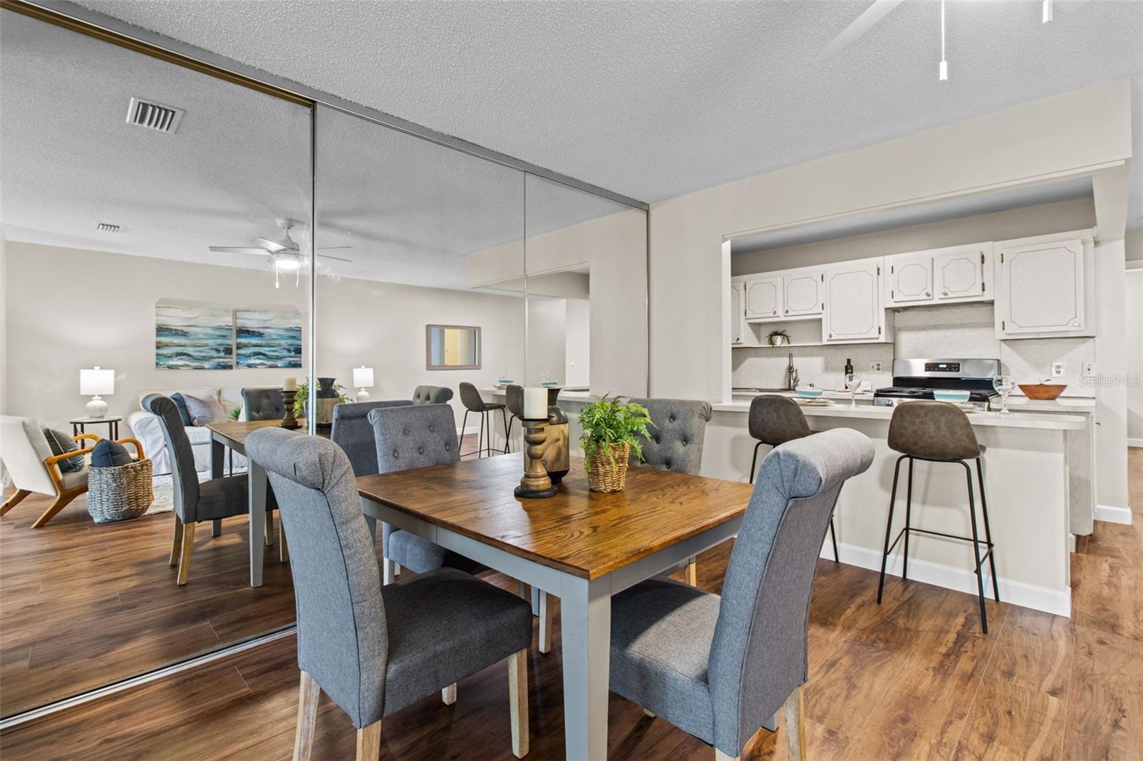 Listing photo id 14 for 7941 58th Avenue N 104