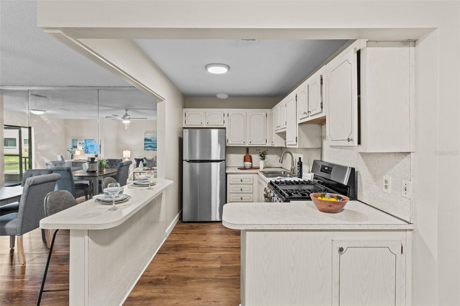 Listing photo id 17 for 7941 58th Avenue N 104