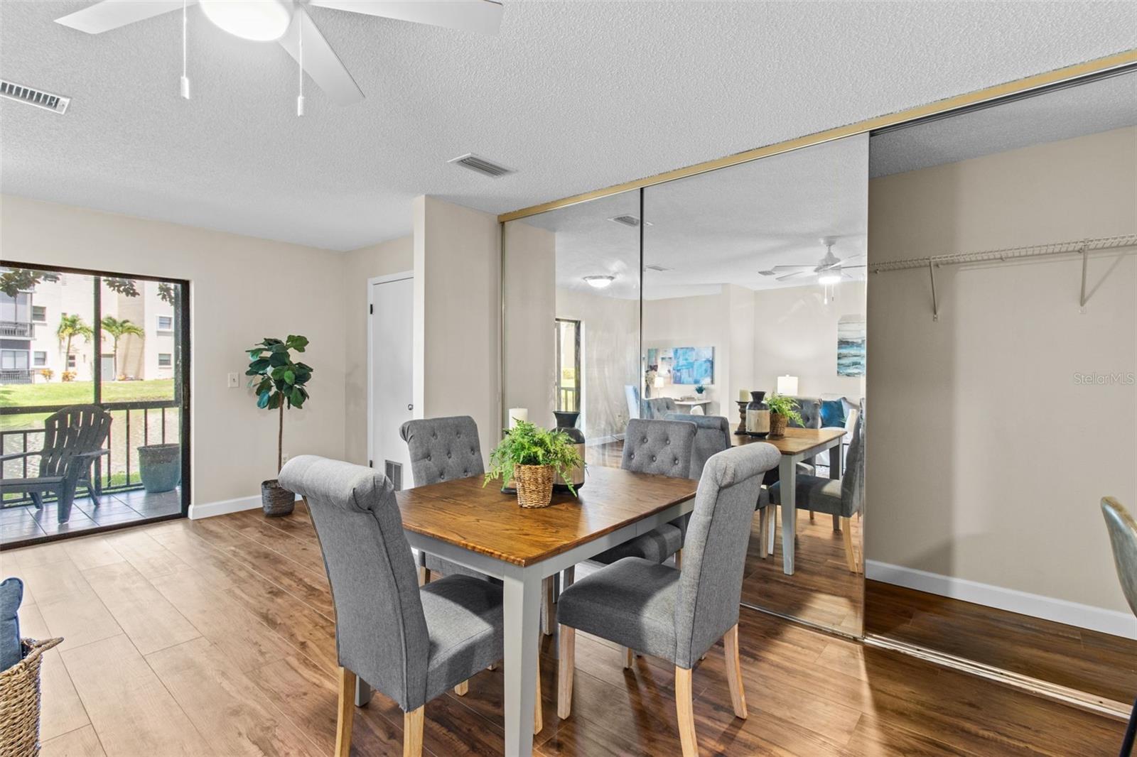 Listing photo id 2 for 7941 58th Avenue N 104