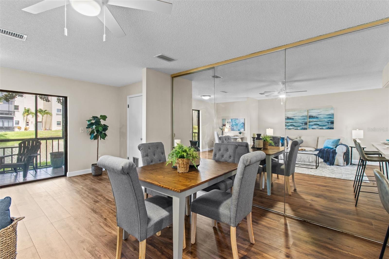 Listing photo id 3 for 7941 58th Avenue N 104