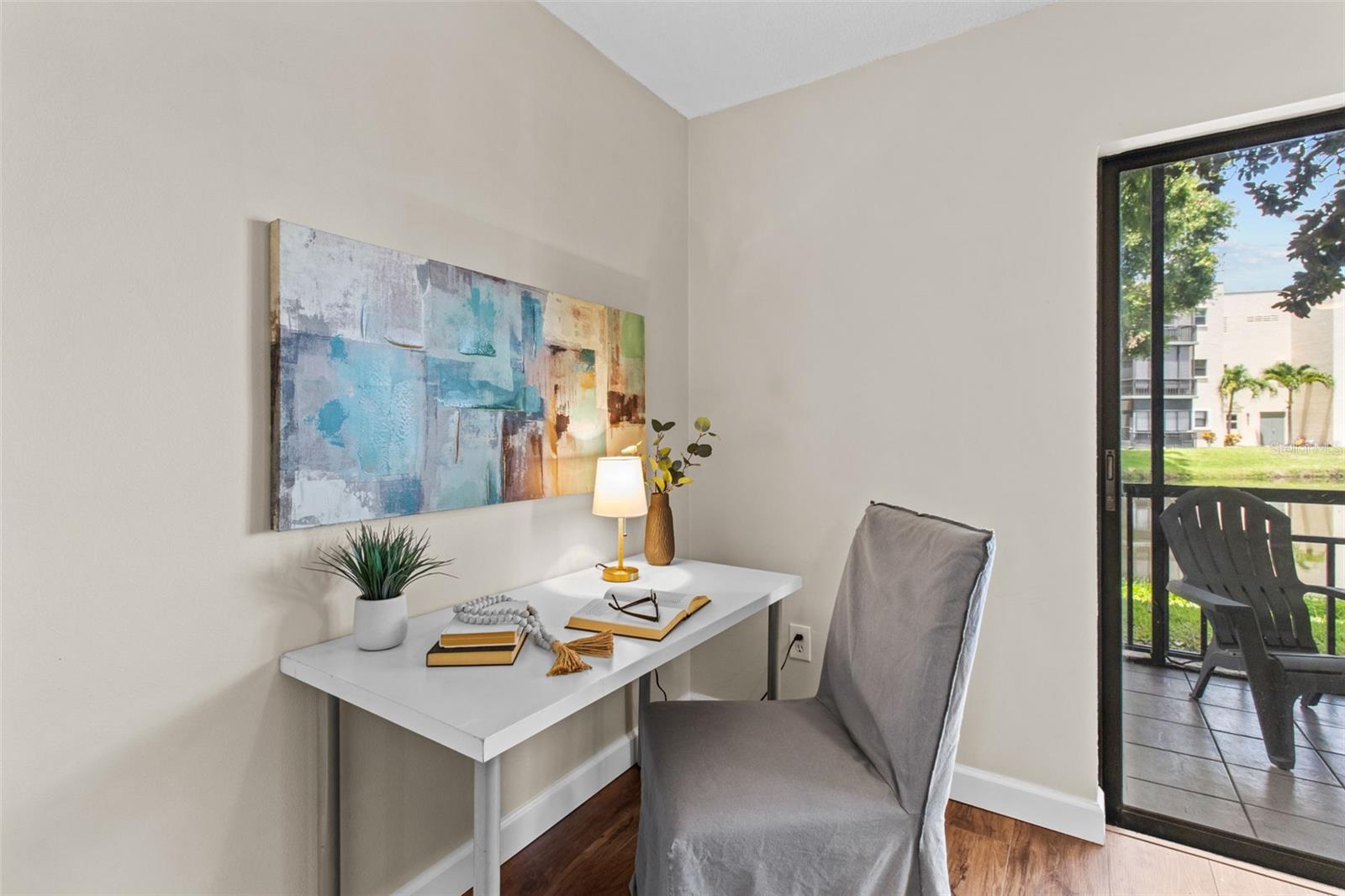 Listing photo id 7 for 7941 58th Avenue N 104