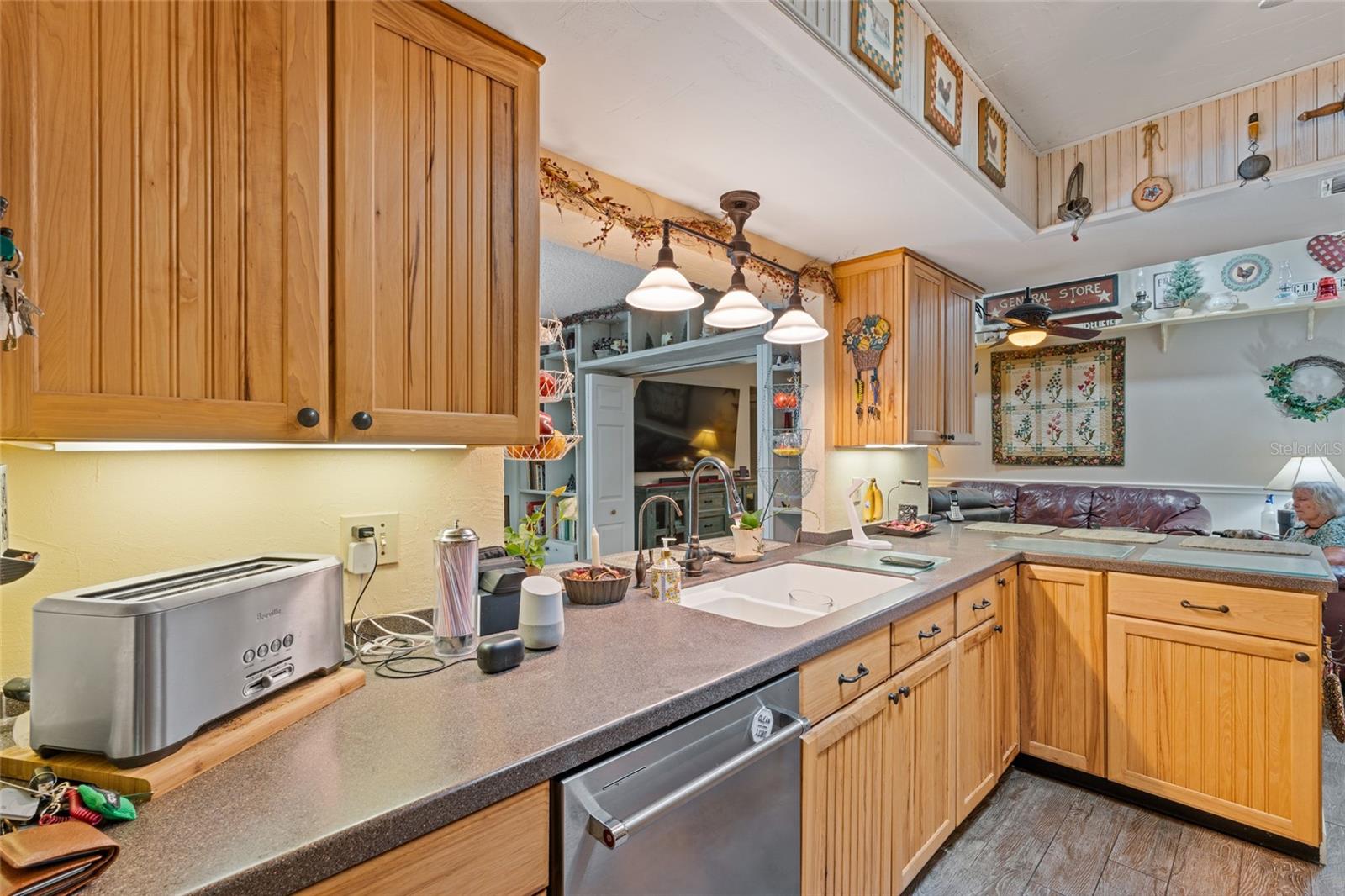 Image 22 of 45 For 155 Woodcutter Lane