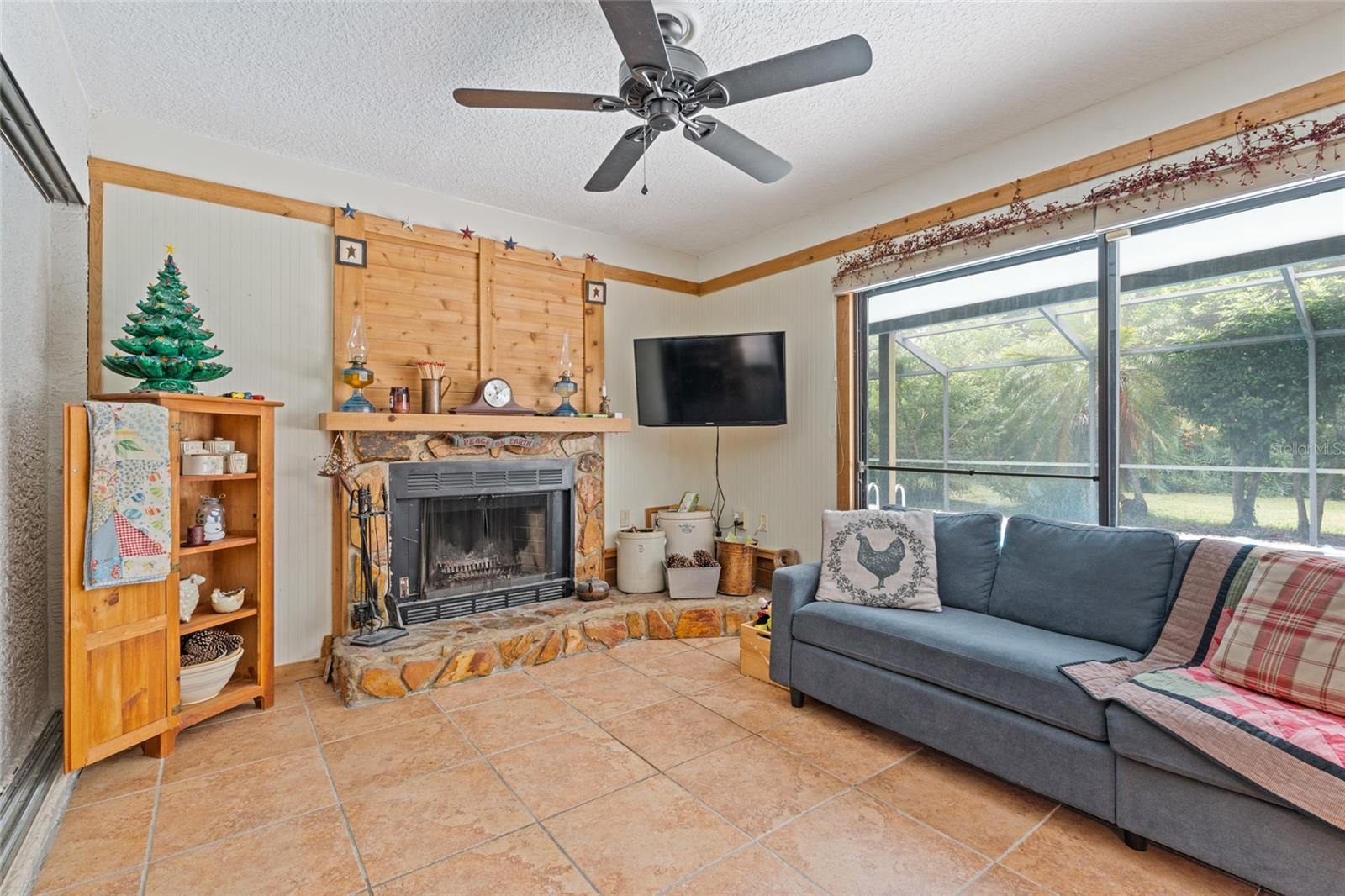 Image 3 of 45 For 155 Woodcutter Lane