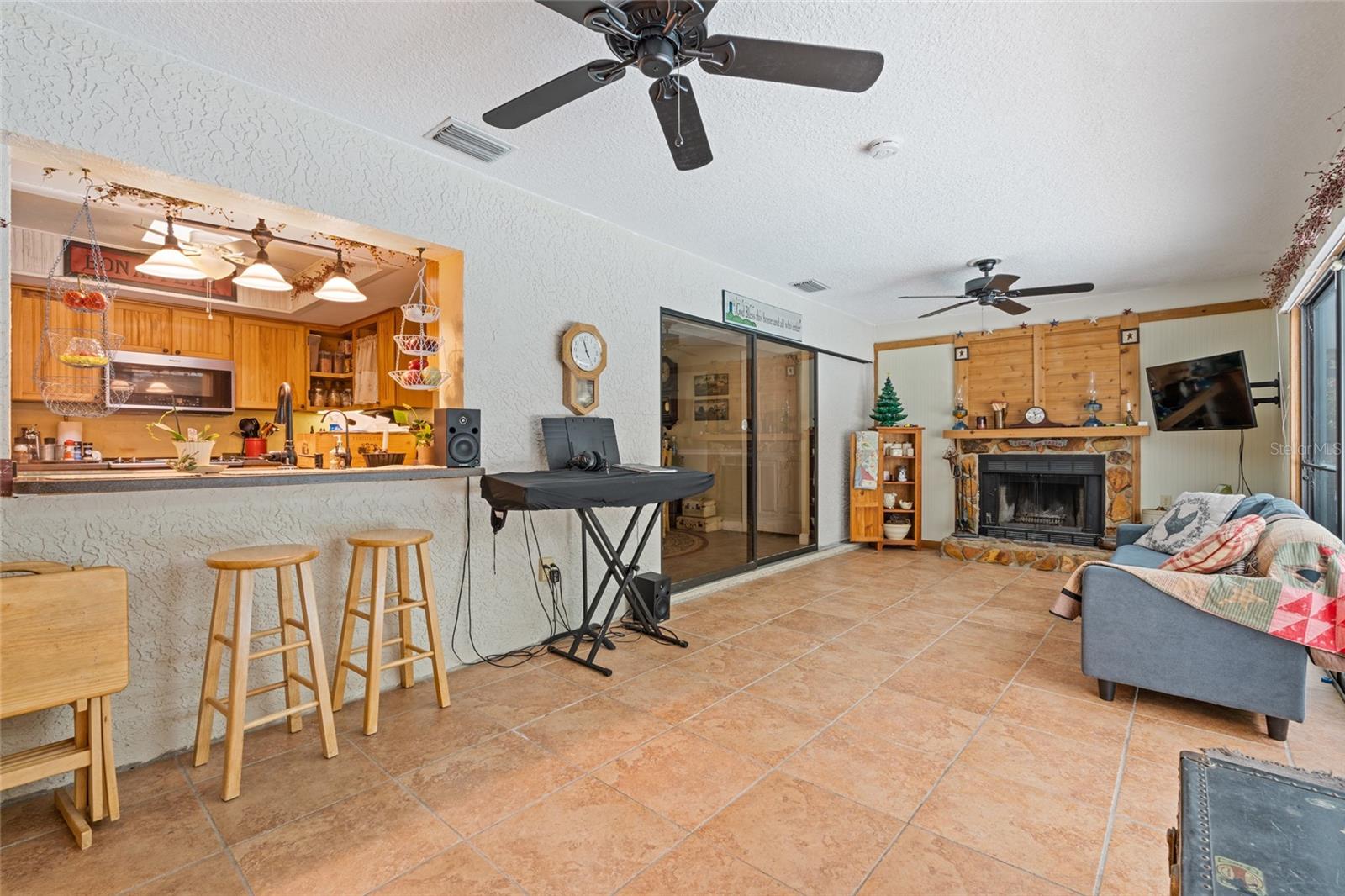 Image 4 of 45 For 155 Woodcutter Lane