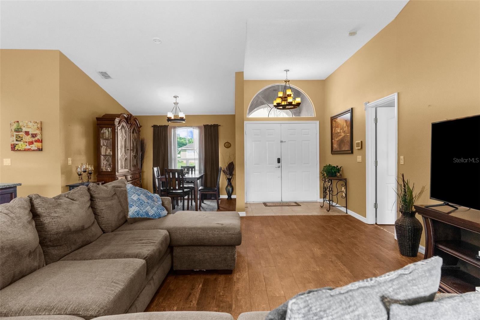 Image 13 of 37 For 1041 Altoona Avenue
