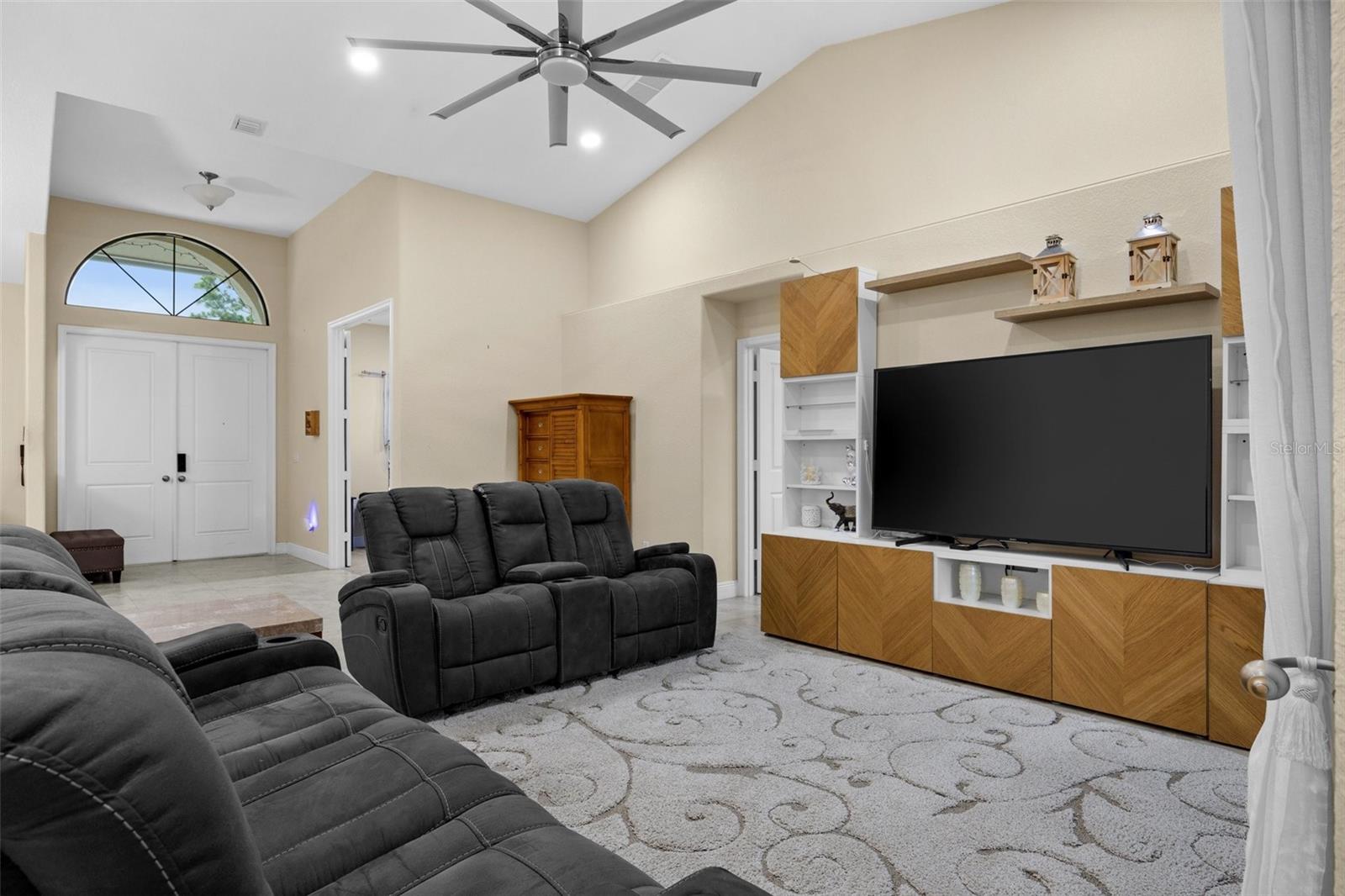 Image 19 of 44 For 13395 59th Court N