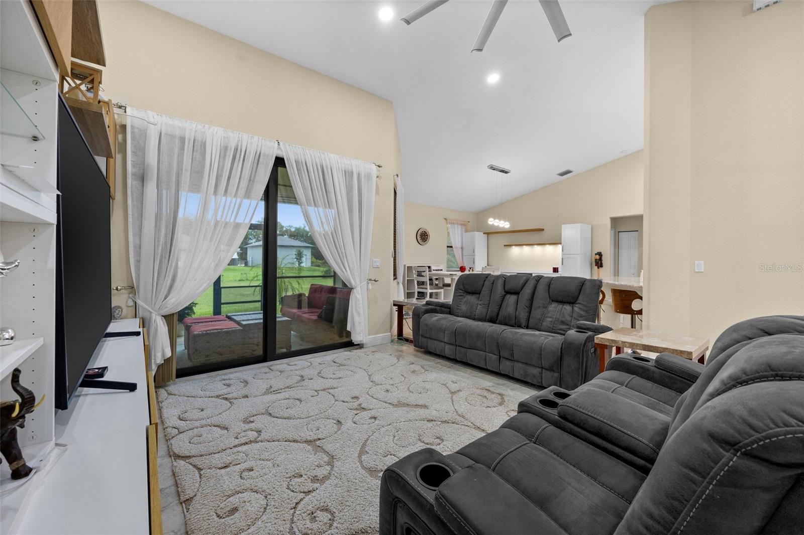 Image 21 of 44 For 13395 59th Court N