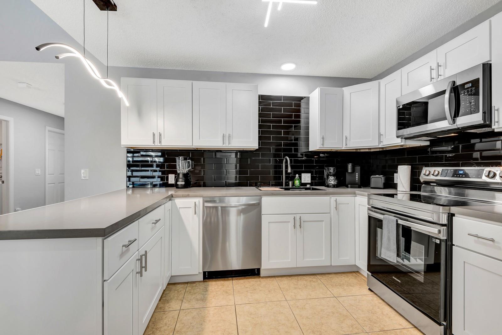 Image 15 of 52 For 5682 25th Street Circle E