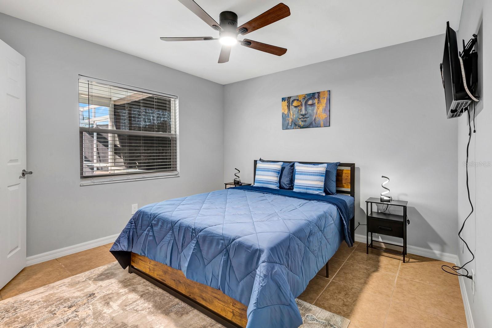 Image 21 of 52 For 5682 25th Street Circle E