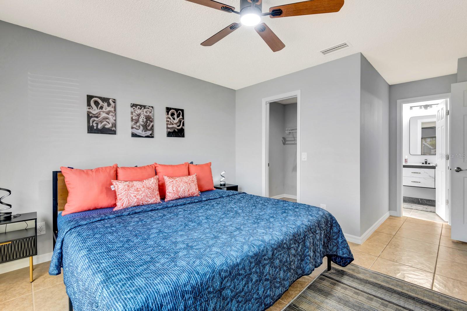 Image 37 of 52 For 5682 25th Street Circle E