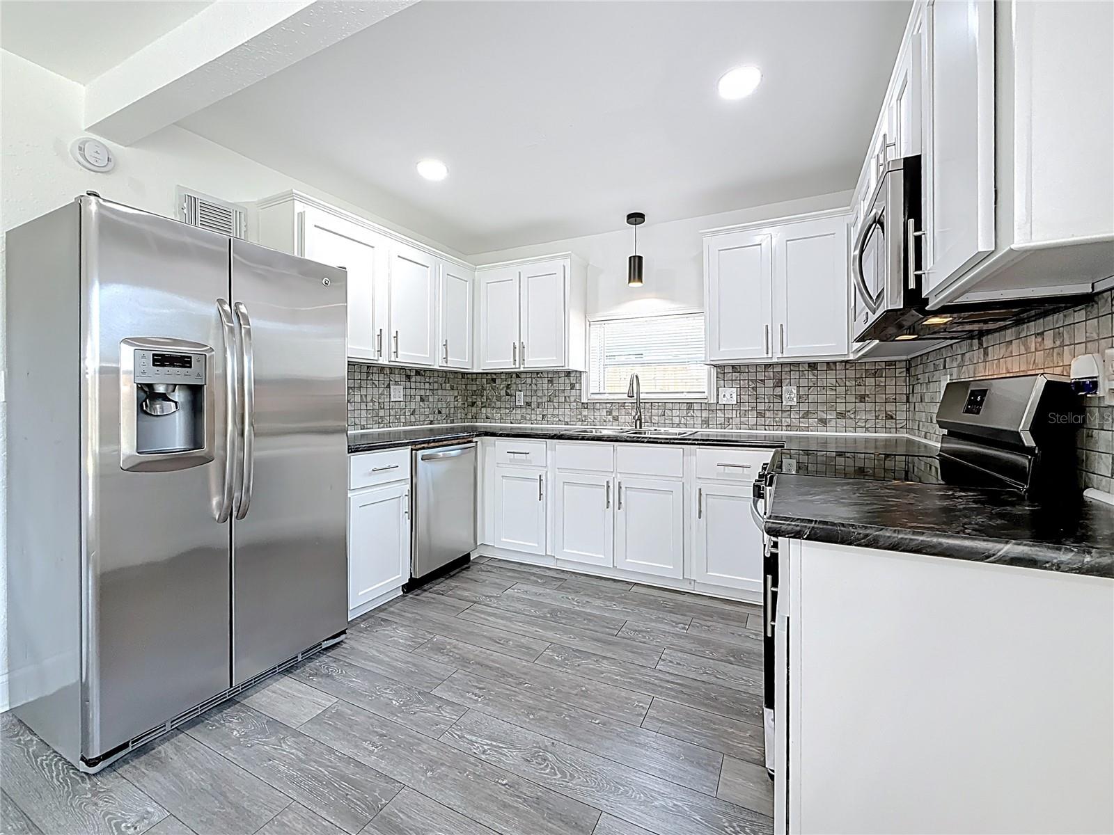 Image 12 of 58 For 6925 79th Avenue N