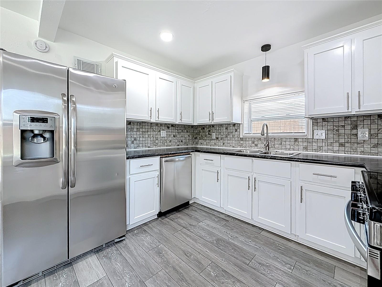 Image 13 of 58 For 6925 79th Avenue N