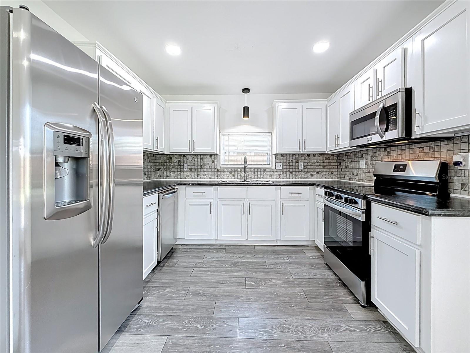 Image 14 of 58 For 6925 79th Avenue N