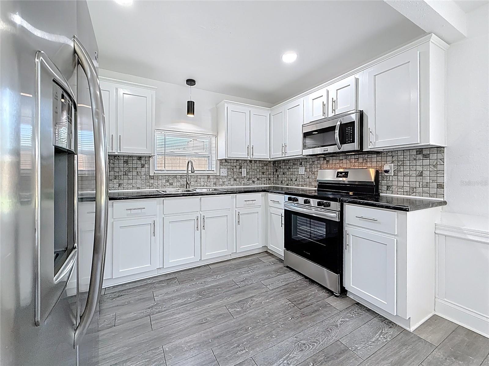Image 15 of 58 For 6925 79th Avenue N