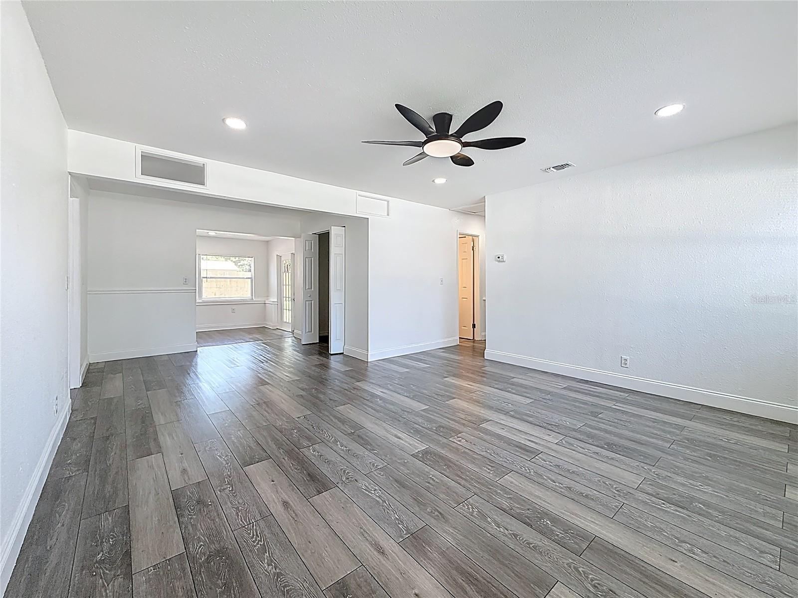 Image 4 of 58 For 6925 79th Avenue N