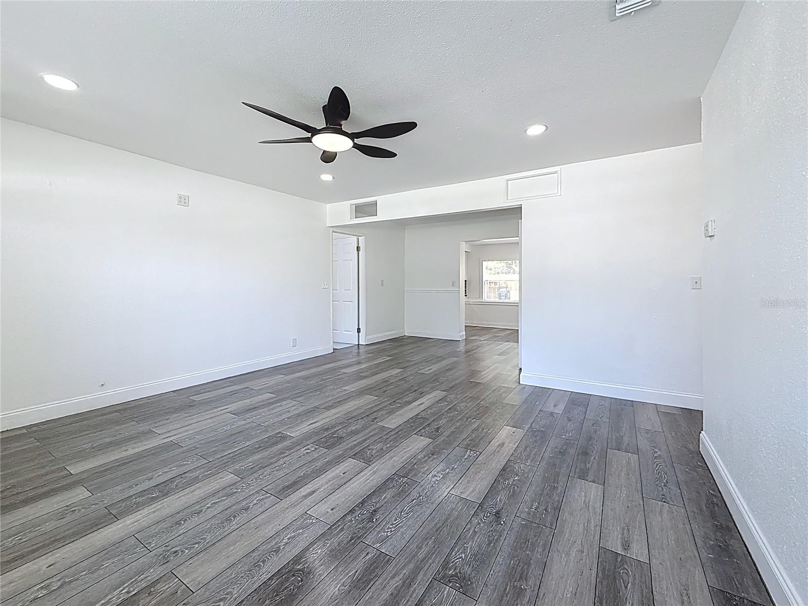 Image 5 of 58 For 6925 79th Avenue N