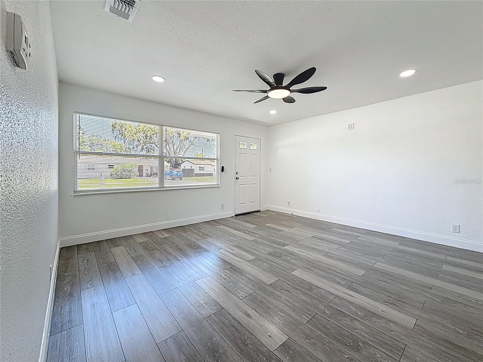 Image 6 of 58 For 6925 79th Avenue N