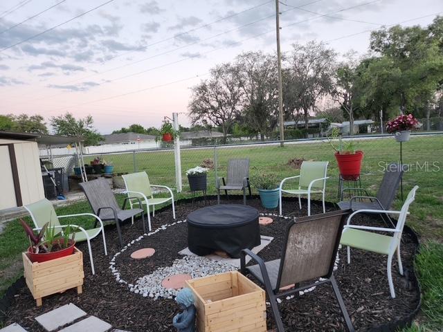 Listing photo id 2 for 37706 March Lane