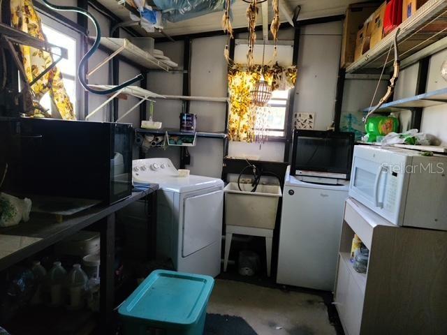 Listing photo id 6 for 37706 March Lane