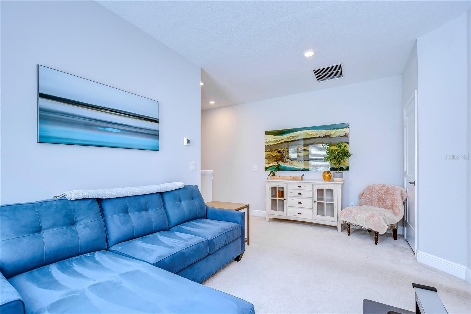 Image 16 of 41 For 303 Arrawana Avenue 3