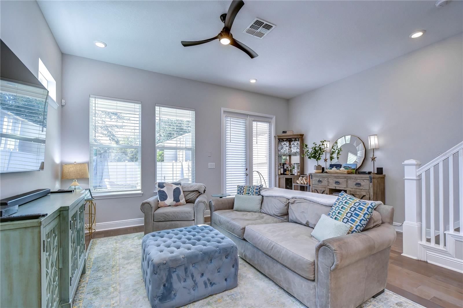 Image 21 of 41 For 303 Arrawana Avenue 3