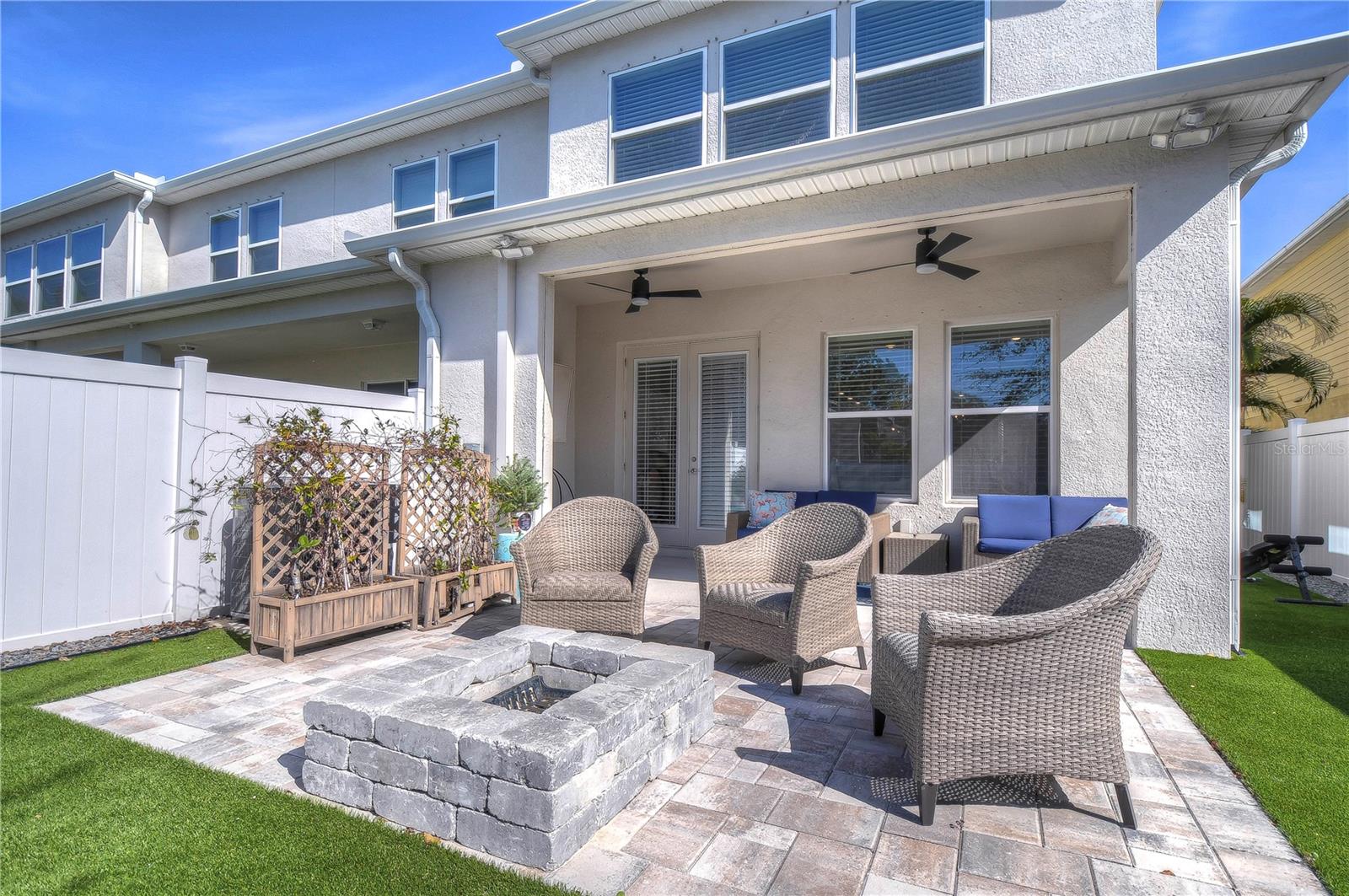 Image 31 of 41 For 303 Arrawana Avenue 3