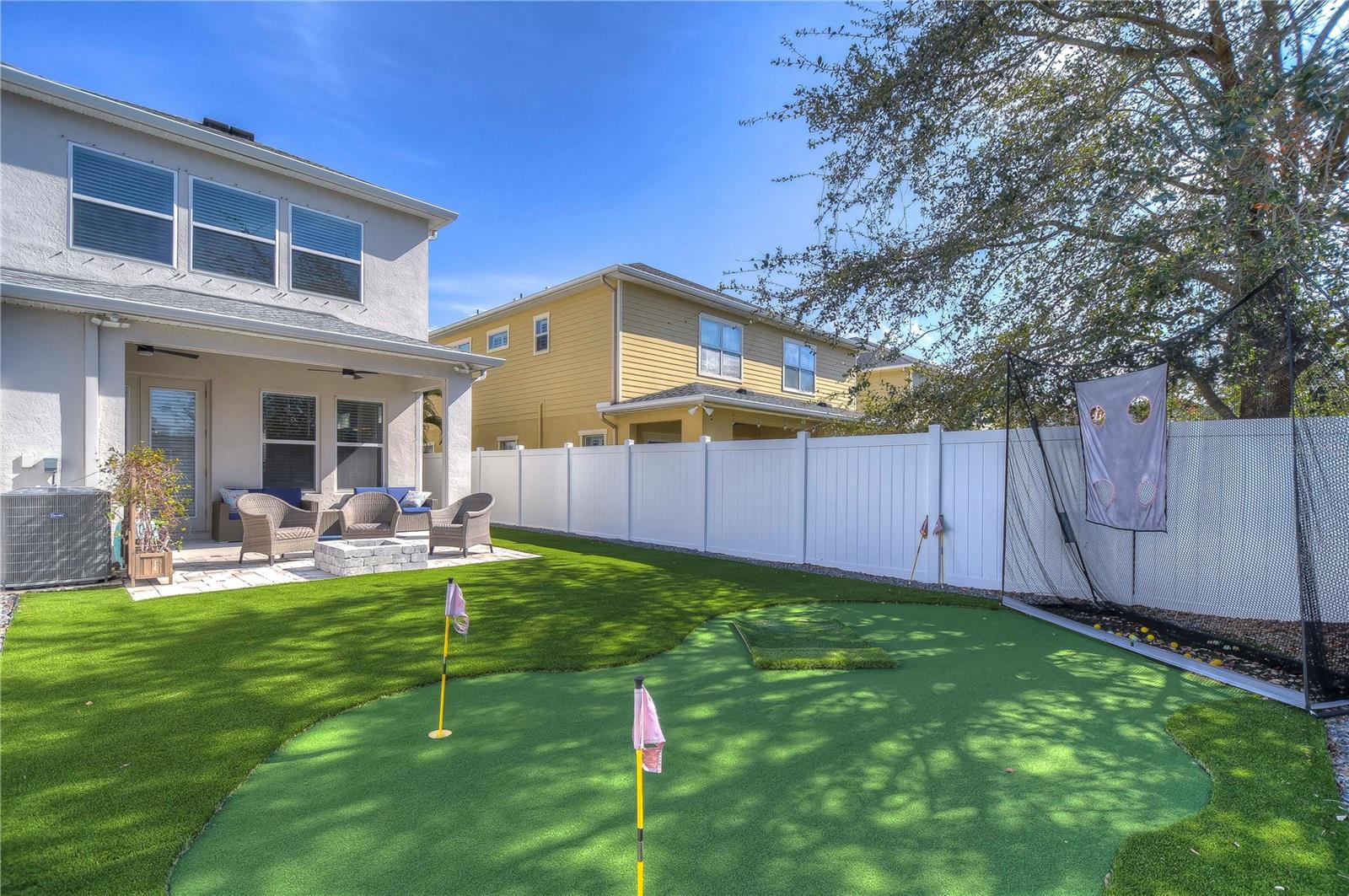 Image 33 of 41 For 303 Arrawana Avenue 3