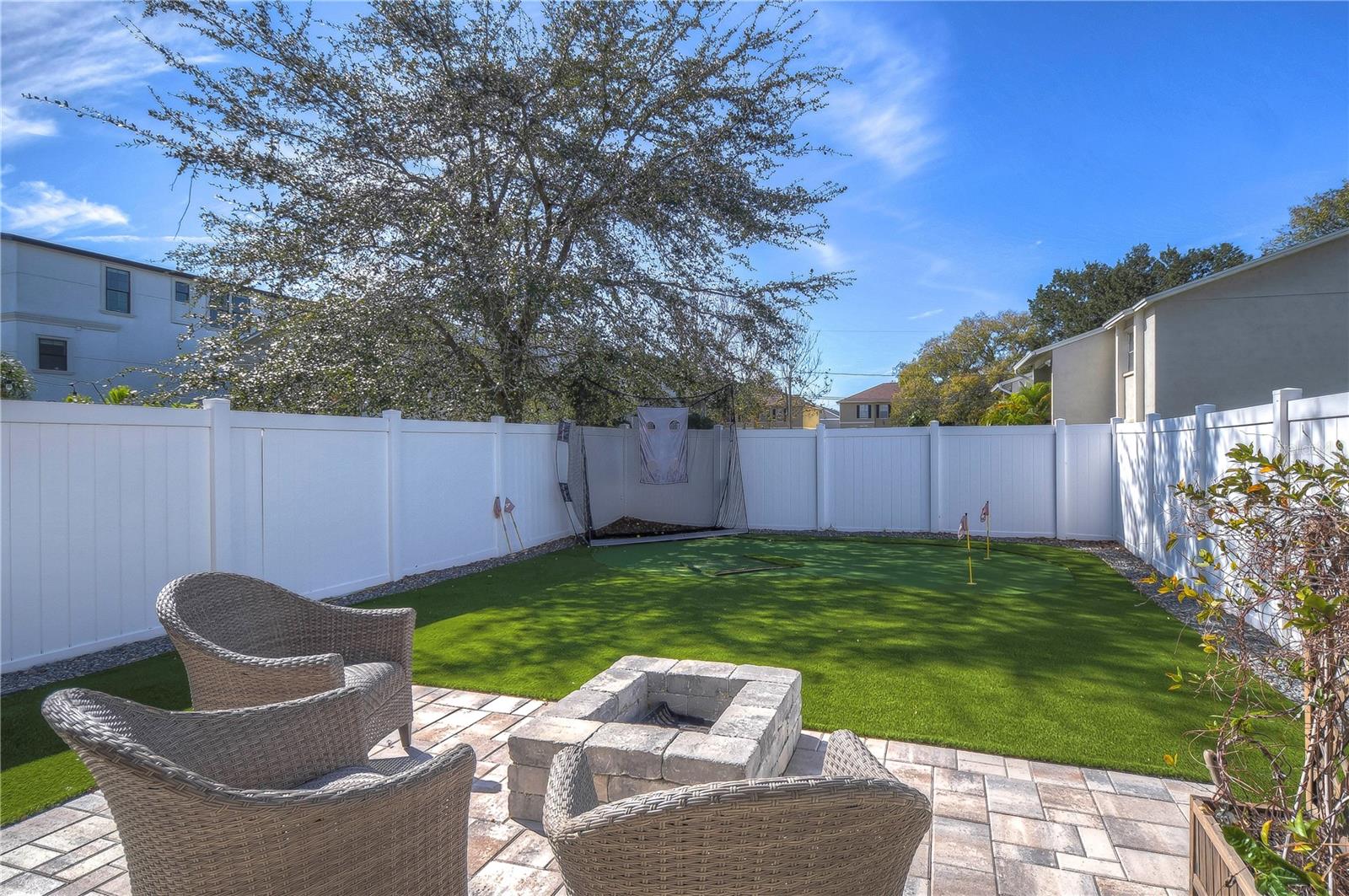 Image 37 of 41 For 303 Arrawana Avenue 3