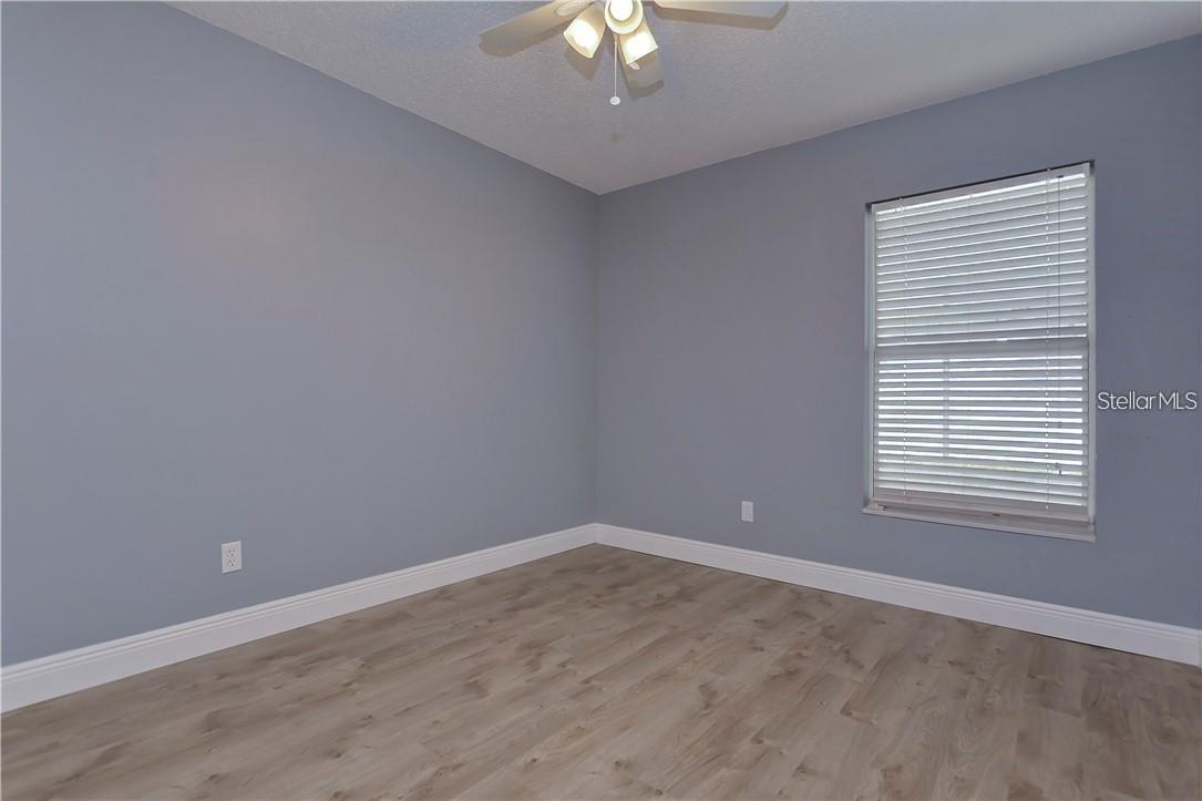 Image 18 of 22 For 750 Cape Cod Circle