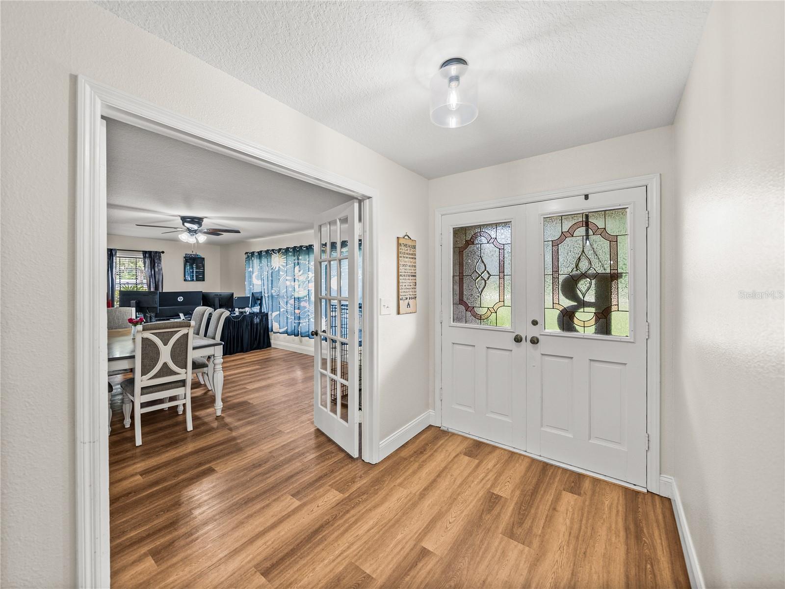 Image 10 of 81 For 609 Pipkin Road